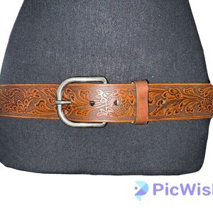 Women's Western tooled leather belt New with tag